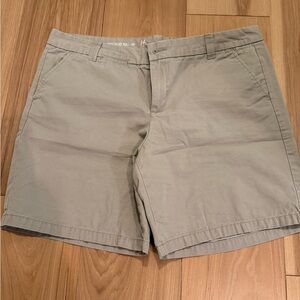 GAP boyfriend roll up shorts